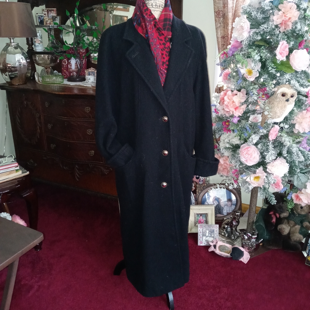 Set! Vintage Wool Coat + Scarf ❤🖤